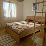 Ana\'S